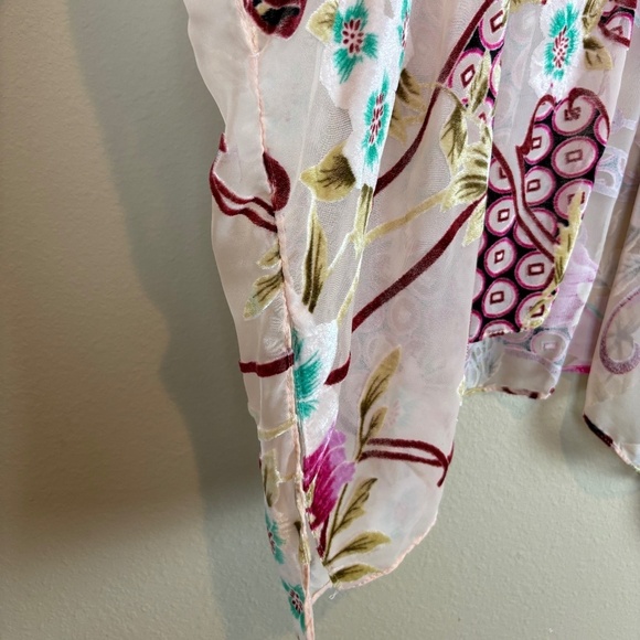 B. Boutique by Evergreen Sheer Cream Kimono with Pink/Gold Floral Accents - Picture 4 of 9